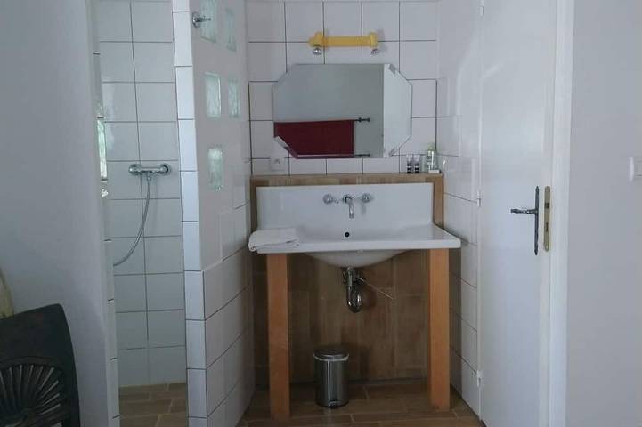 Location de vacances pour 6 personnes, avec terrasse ainsi que jardin et piscine, animaux acceptés à Réauville - 4