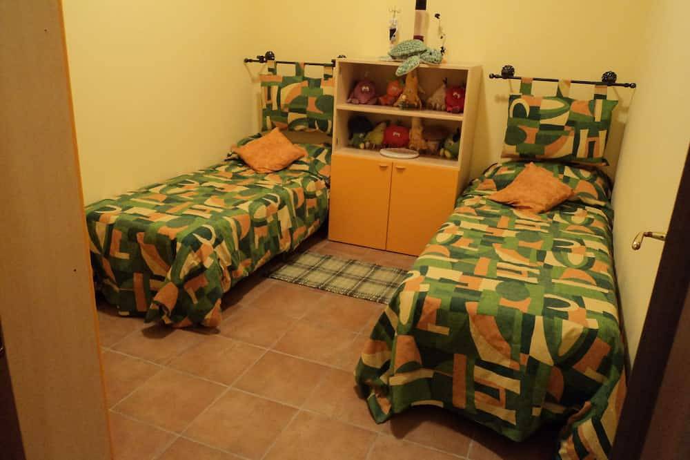 Ganze Wohnung, Il Pettirosso Ferienhaus, 2 Schlafzimmer, 5 Personen in Pella, Comune di Pella