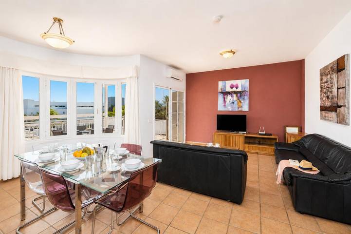 Villa für 6 Personen mit Terrasse in Puerto Calero, Yaiza