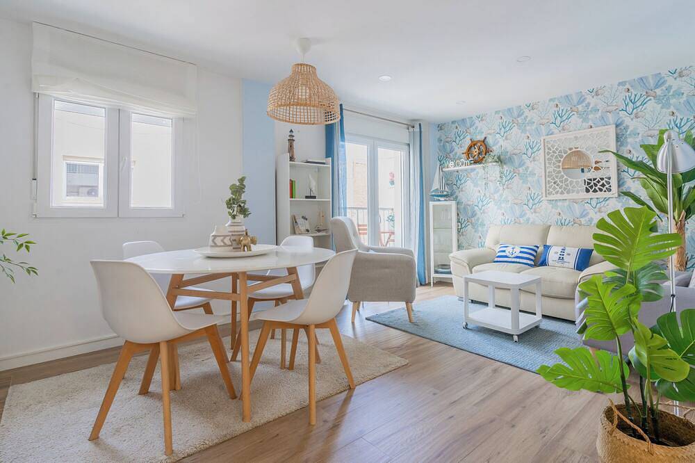 Apartamento entero, Cinco minutos a pie Playa de la Malvarrosa. Valencia Ciudad in La Malvarrosa, Valencia