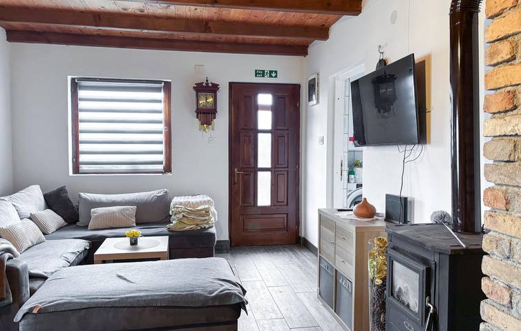 Charmante 90 m² große Wohnung mit Pool und Terrasse, 600 m vom Fluss Kupa entfernt in Sisak-Moslavina