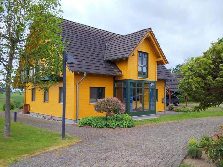 Ferienhaus für 8 Personen, mit Balkon und Terrasse sowie Garten in Mastershausen