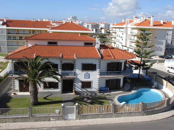 Hostel, com Terraço e Jardim e ainda Piscina em Silveira (Portugal)