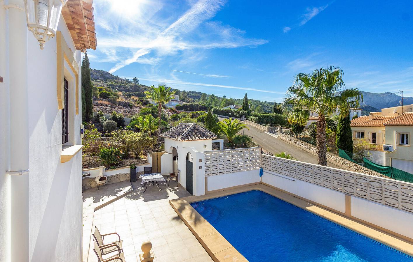 Amplio apartamento de 180 m2 con piscina, terraza y WiFi in Ráfol de Almunia, Costa Blanca