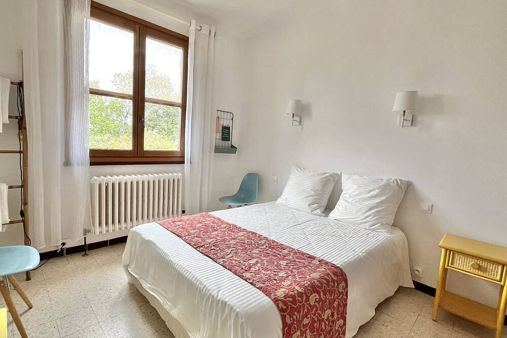 Familienferienvilla mit Meerblick und Zugang zu den Bächen zu Fuß. in La Madrague, Hyeres