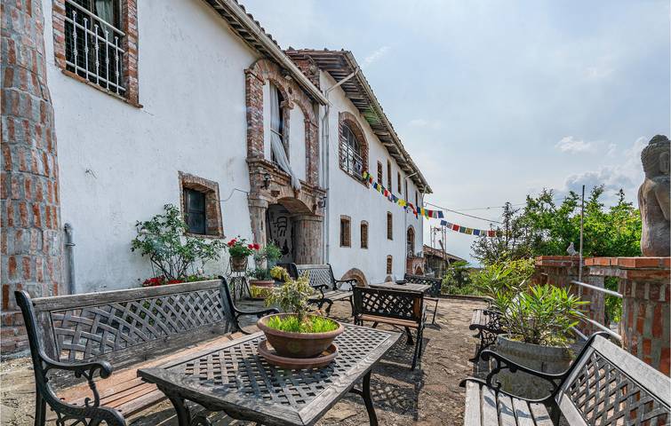 Nachhaltige 270qm Wohnung in der Nähe von Belvedere Langhe in Belvedere Langhe, Langhe