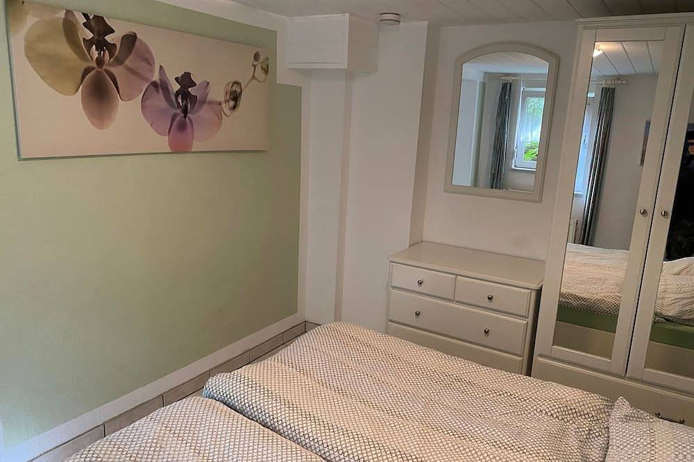 Ganze Wohnung, Gemütliche Ferienwohnung bei Karlsruhe; sehr ruhig; S-Bahn; Wlan; Sat in Waldbronn, Nordschwarzwald