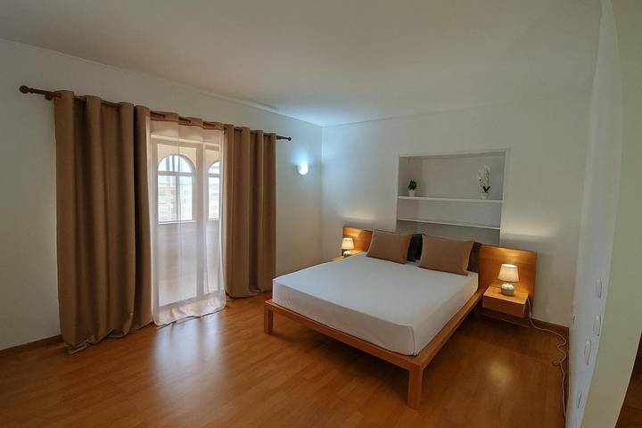 Appartement de vacances pour 2 personnes, avec terrasse ainsi que jardin et vue