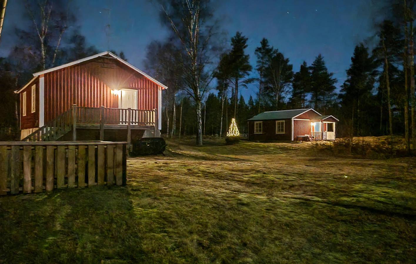 Hel semesterlägenhet, Lägenhet för 5 Personer med trädgård in Svenska Östersjön