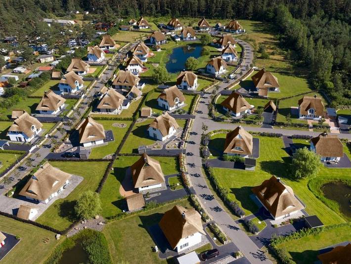 Gemütlich, 2 km von der Küste entfernt: Modernes Apartment mit Terrasse und Annehmlichkeiten in Bodstedt, Fuhlendorf