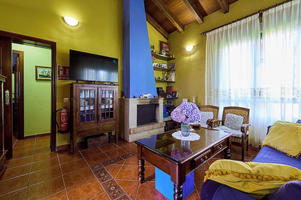 Lua's blue house: A magical place in Illas, Costa Verde (Spain)