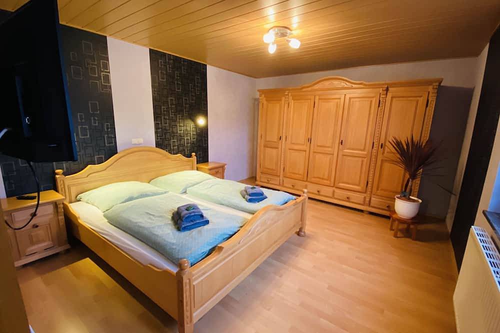 Ganze Wohnung, Wohnen auf 85qm, 3 Schlafzimmer, W-Lan, Kamin in Erlau, St. Kilian