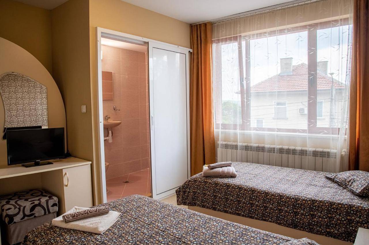 Guest House El Paraiso in Karlovo, Balkan Mountains