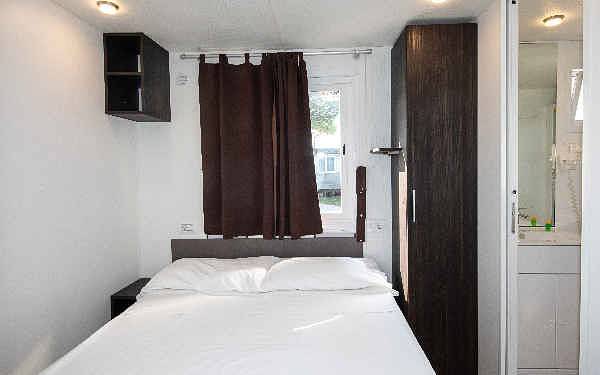 Mobilehome with a large covered veranda  in Lido di Jesolo, Jesolo