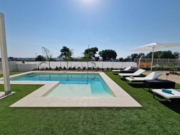 Casa vacanza per 4 persone, con Terrazza e Giardino nonché Piscina a Brucoli