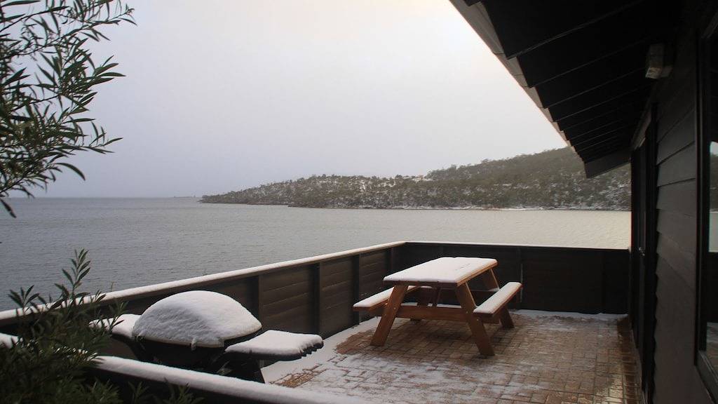 Ganze Wohnung, Absolute Seeseite, atemberaubende Lage direkt in Jindabyne in Jindabyne, New South Wales