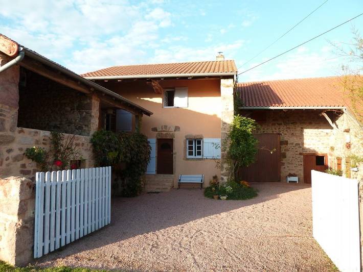 Gîte pour 5 personnes, avec terrasse et jardin