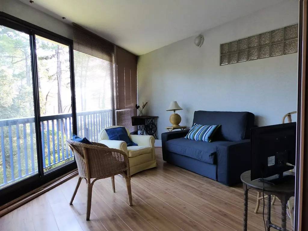 Appartement entier, Rés. Jean Rameau- Appt pour 2 personnes avec vue sur le port. Wifi. in Hossegor, Côte d’Argent
