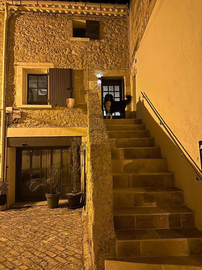 Appartement entier, Balaruc Le Vieux Superbe studio dans maison médiévale avec terrasse et vue lagune de Thau in Balaruc-le-Vieux, Côte méditerranéenne (France)