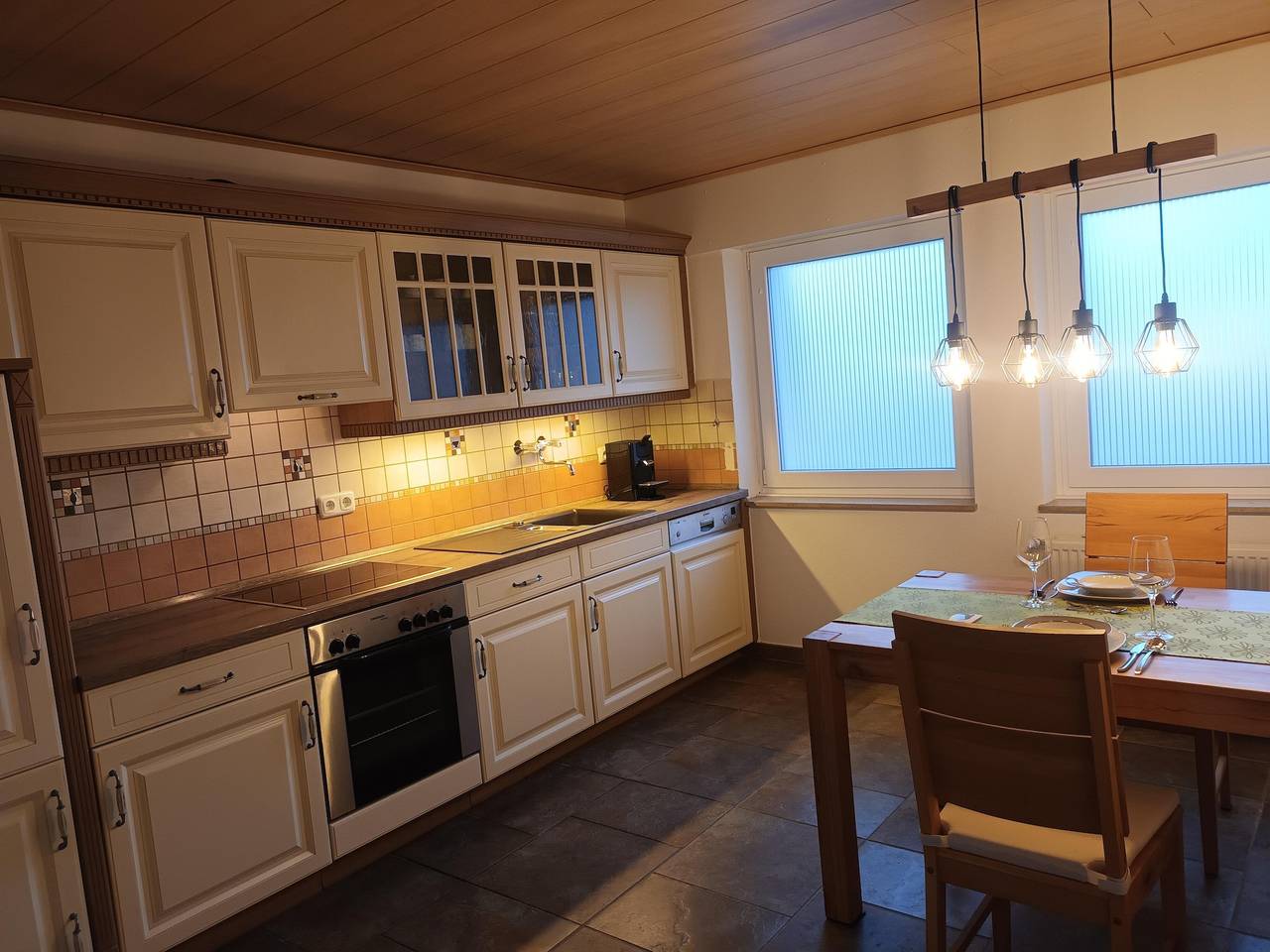 Entire holiday apartment, 2-Bett-Ferienwohnung Dusche/Wc, 1 Schlafraum in Hümmel, Ahr Valley