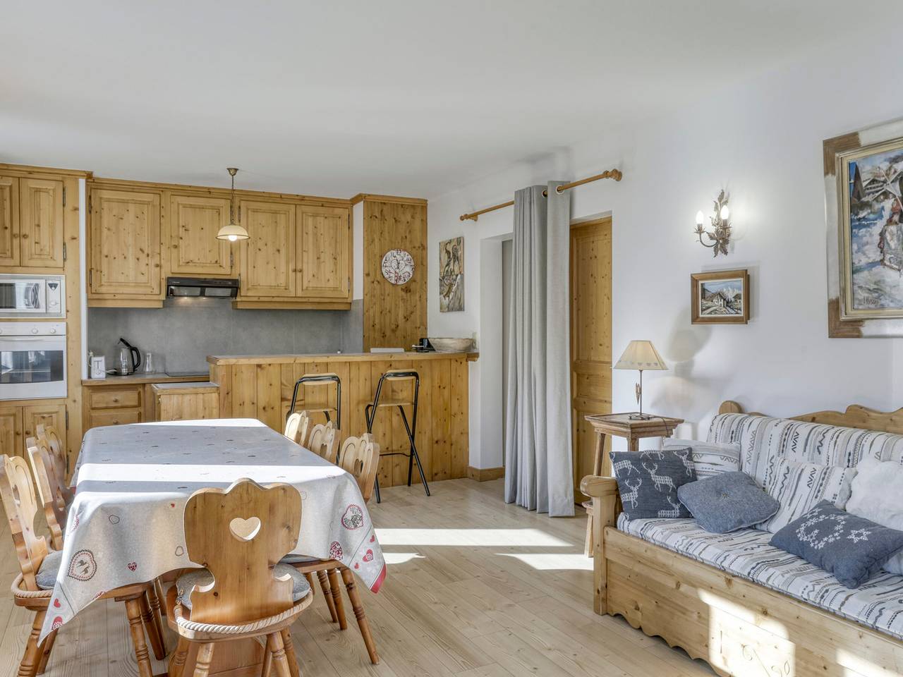 Appartement entier, Appartement 2 chambres en centre-ville à Megève avec balcon et wifi in Megève, Pays du Mont-Blanc