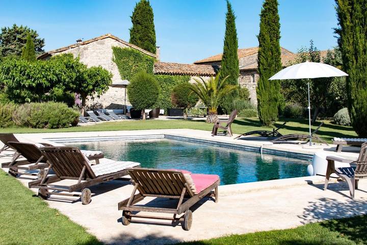 Chambre d’hôte pour 6 personnes, avec Terrasse et Jardin ainsi que Piscine et Sauna