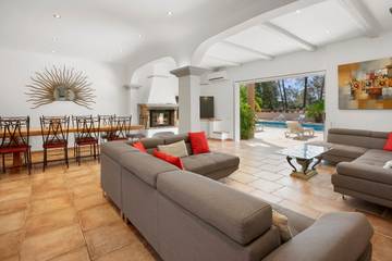 Villa for 20 People in Puget-sur-Argens, Côte d'Azur, Photo 3