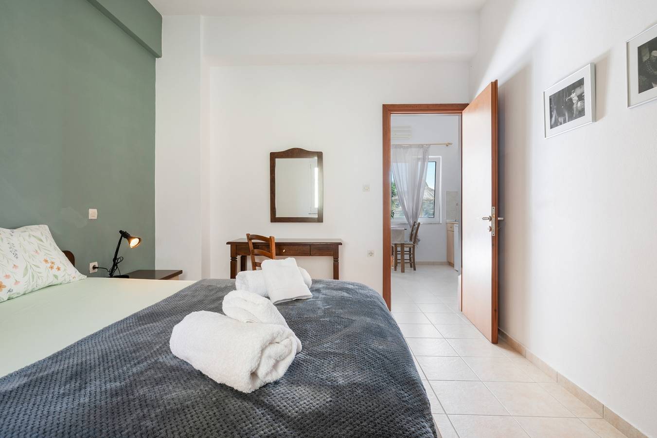 Vakantiewoning "One-Bedroom Kallithea" met zeezicht, 2 gedeelde terrassen & Wi-Fi, foto 12