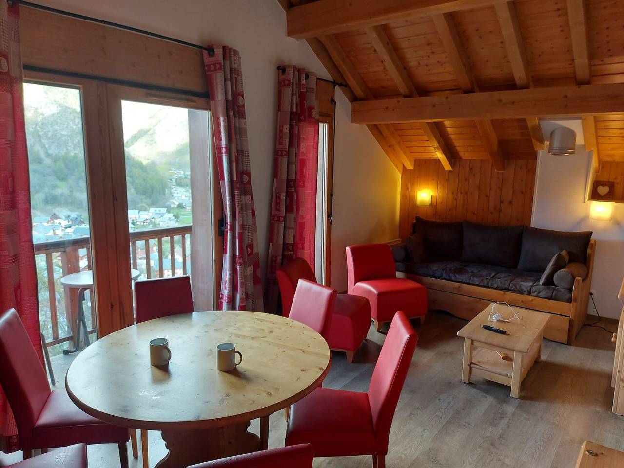 Ganze Wohnung, Ferienwohnung für 6 Personen mit Balkon/Terrasse in Valloire, Region Saint-Jean-de-Maurienne