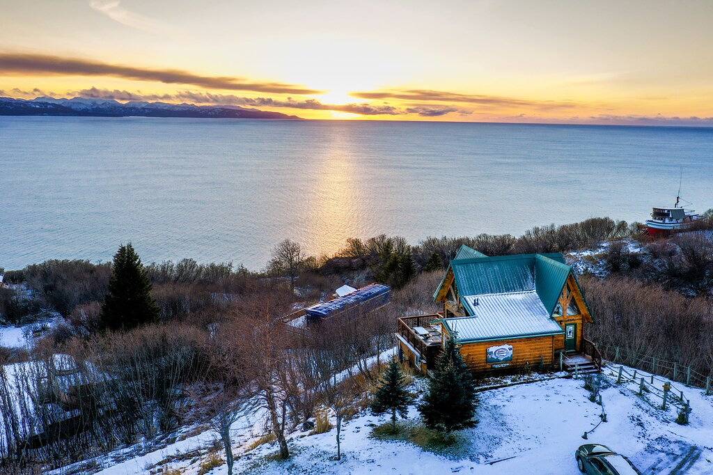The Dovetail Cabin in Homer, Kenai Peninsula