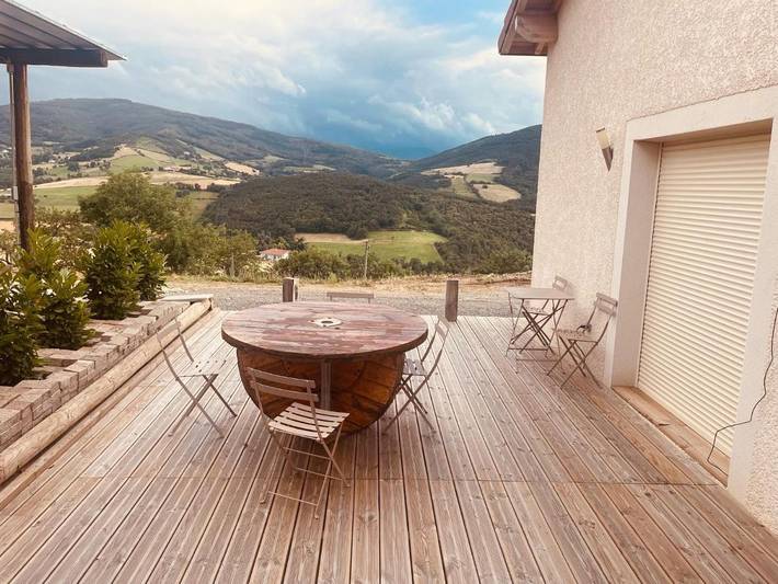Chambre d’hôte pour 4 personnes, avec Terrasse ainsi que Sauna et Vue dans Chagnon