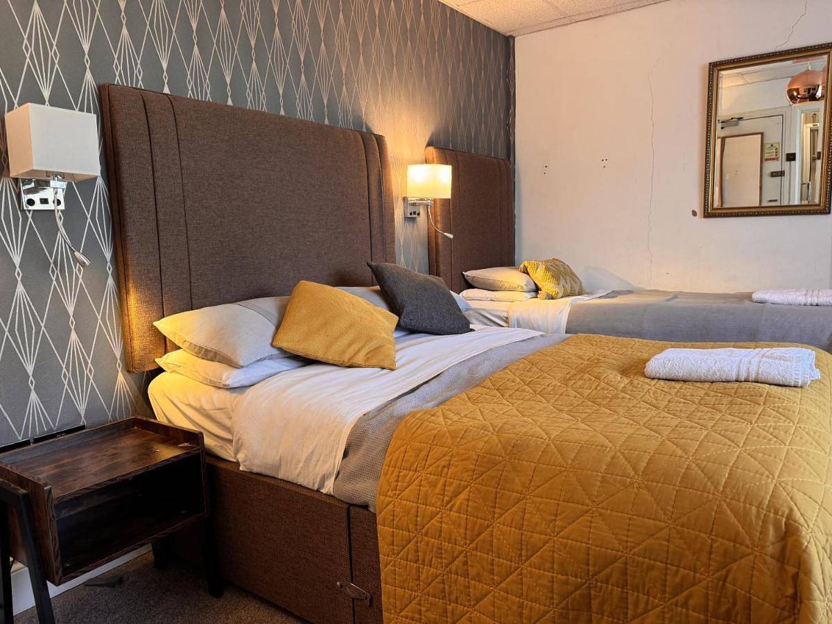 Charde Guest House in Birmingham, Birmingham Area