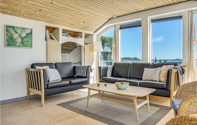 Ferienhaus für 6 Personen, mit Terrasse und Whirlpool sowie Garten in Skarrev - 3