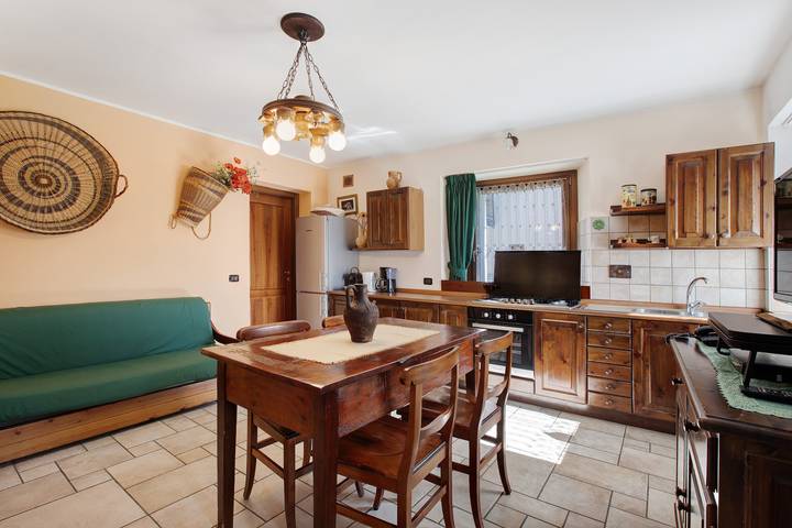Hel lejlighed, Apartment 'A7' with Mountain View, Private Terrace and Wi-Fi in Saint-Pierre (Aostatal), Comune di Saint-Pierre