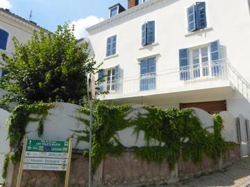 Gîte pour 5 personnes, avec jardin et vue à Le Perréon