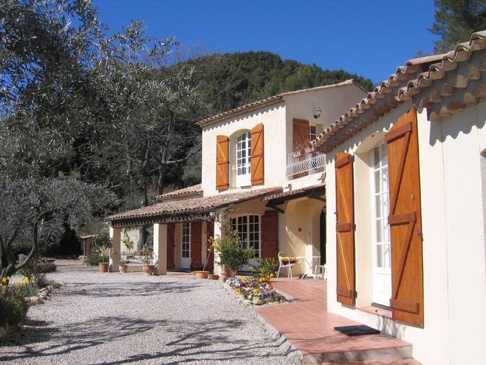 Casa de vacaciones para 8 personas, con vistas además de jardín y piscina - 1