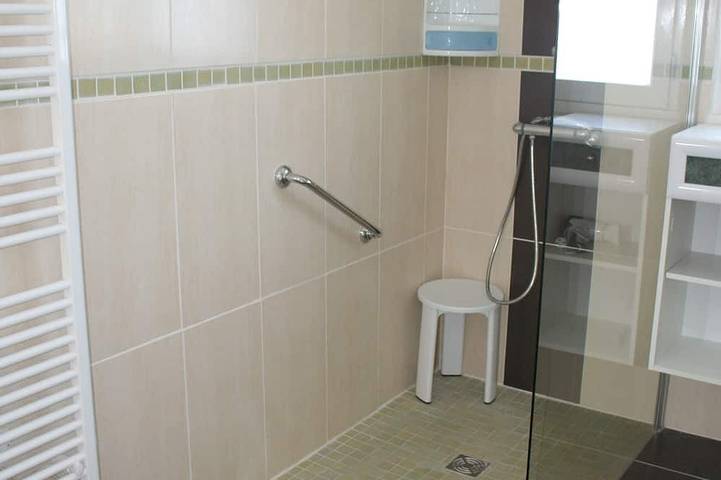 Location de vacances pour 4 personnes, avec terrasse et jardin, animaux acceptés à Plougasnou - 4