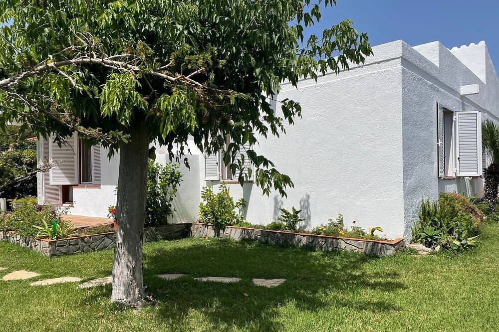 Charmant Villa Pour 6 Personnes A 300M De La Plage, Calafat, Wifi in Cala Llobeta (Terres de l'Ebre), Calafat