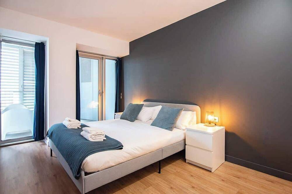 Seafront suite with terrace in Barcelona Strand, Barcelona
