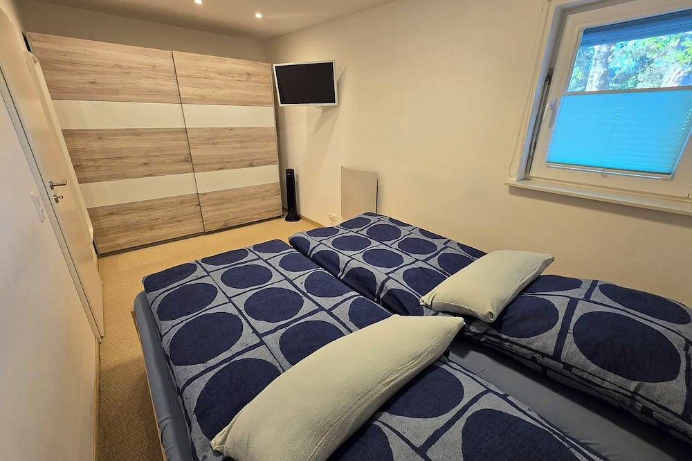 Ferienhaus am Wald in Müllrose. \nkomplett eingerichtet und saniert.\nseenähe in Müllrose, Schlaubetal