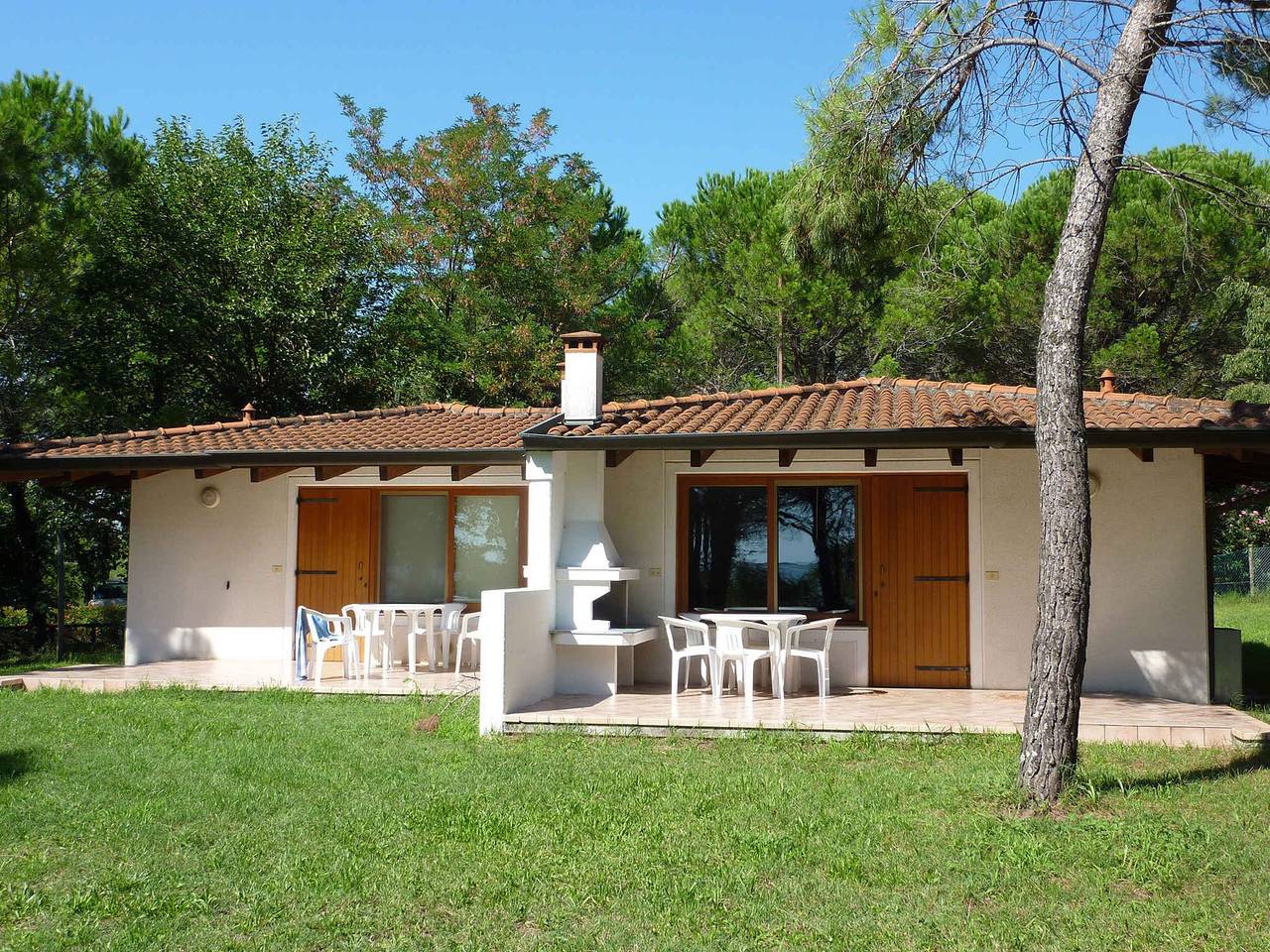 Casa mobile con tavolo da ping pong e piscina all'aperto  in Aquileia, Provincia d'Udine