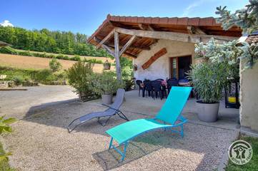 Gîte pour 6 personnes, avec terrasse dans Rhône