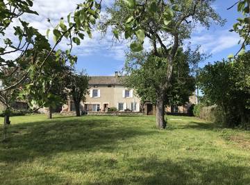 Chambre d’hôte pour 2 personnes, avec piscine et jardin, animaux acceptés à Almayrac