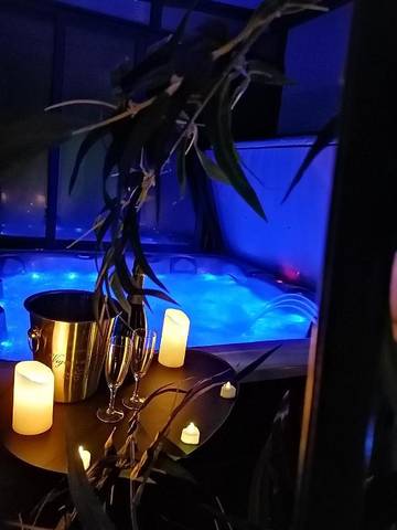 Cottage pour 2 personnes, avec jardin ainsi que terrasse et jacuzzi à Saint-Christol-lès-Alès