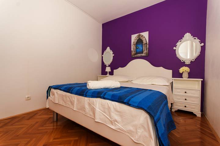 Ferienwohnung für 6 Personen, mit Ausblick und Balkon sowie Garten in Trogir - 2