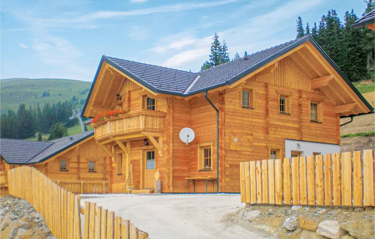 Ferienhaus für 16 Personen, mit Terrasse und Garten sowie Sauna
