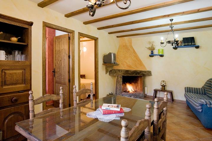 Casa rural para 4 personas, con jardín además de balcón y vistas en Laroya - 4