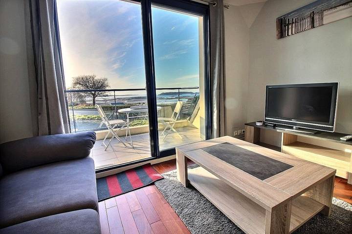 Gîte pour 2 personnes, avec Terrasse ainsi que Jardin et Vue dans Port le Goff