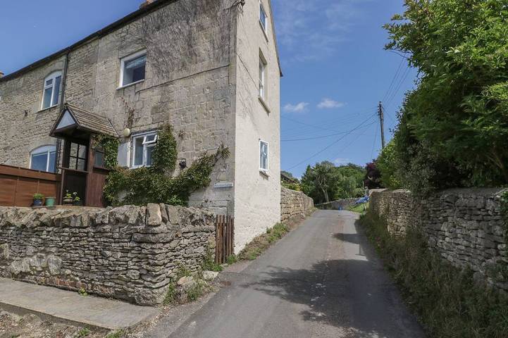 Cottage for 2 people, with garden, with pets in Stroud