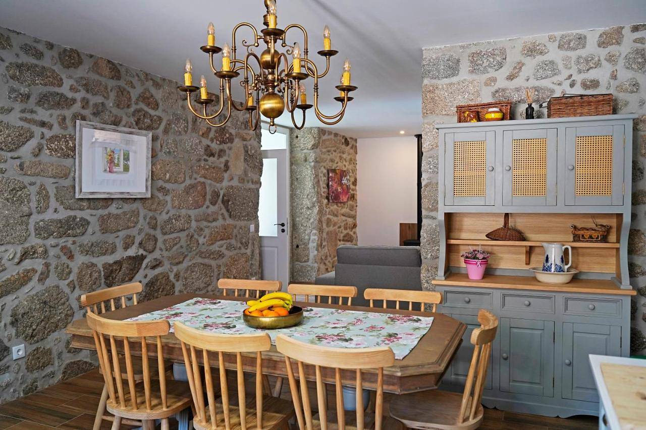 A Casa de Sobrado - Countryside House in Sande, Vilarinho, Barros e Gomide, Distrito de Braga